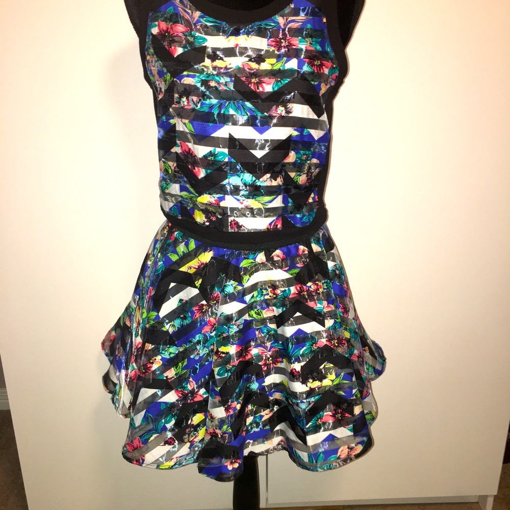 Material Girl Juniors 2 PC Set NWT Medium